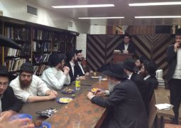 שיעור גאולה ומשיח לדוברי אנגלית ב770